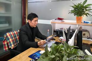 祖巴茨：哈登&威少拿球总会找你 大个子会受益 我喜欢和他们打球